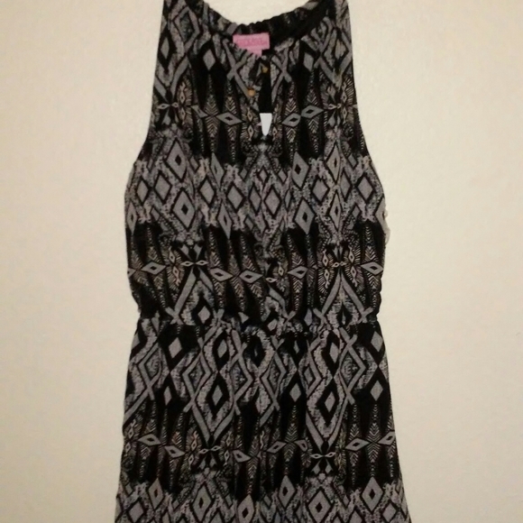 Romper - Picture 2 of 2